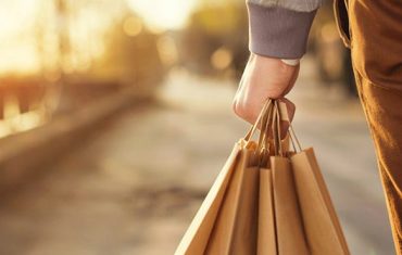 More online retailers planning move into bricks and mortar