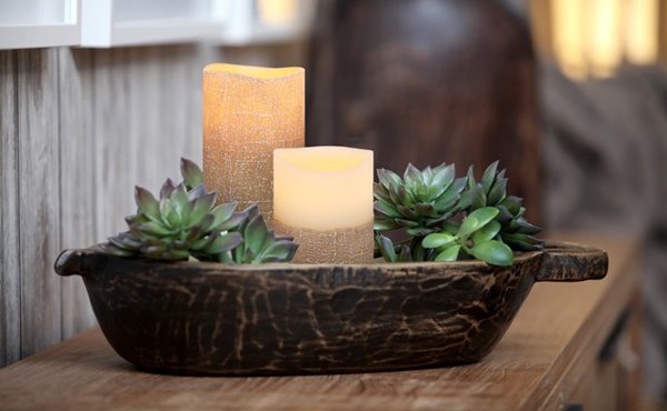 Texture-patterned flameless candles