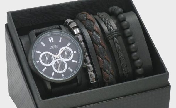 Watch set with bracelets