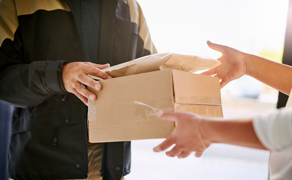 9 in 10 online shoppers want at-home returns collection service